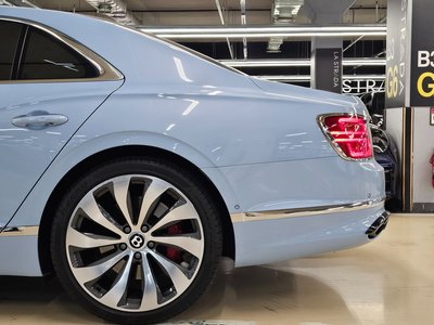 BENTLEY FLYING SPUR - 6