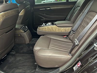 صورة 10 لـ 2019 Genesis G90