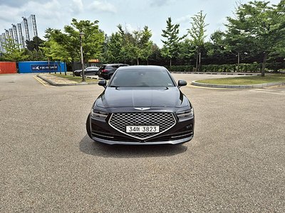 صورة 2 لـ 2019 Genesis G90