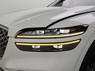 صورة 9 لـ 2021 Genesis GV70