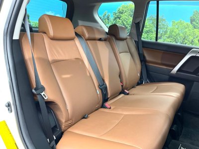 TOYOTA LAND CRUISER PRADO - 9