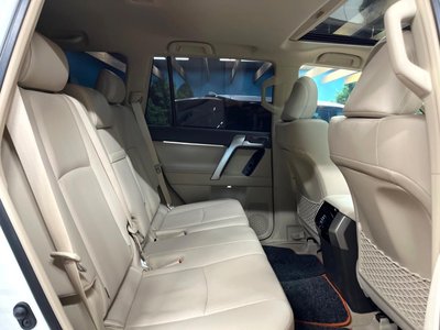 TOYOTA LAND CRUISER PRADO - 9