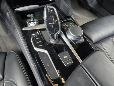 2020 BMW 5 SERIES — фото 9
