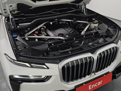 BMW X7 - 7
