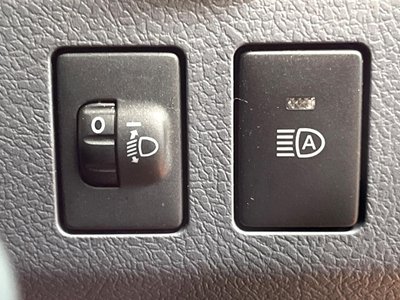 TOYOTA LAND CRUISER 70 - 6