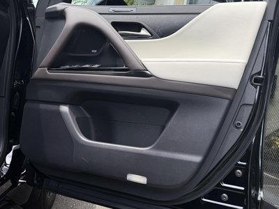 2024 Lexus LX thumbnail 26