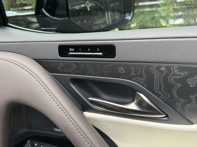 2024 Lexus LX thumbnail 27