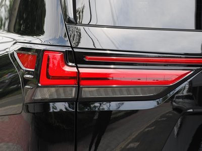 2024 Lexus LX thumbnail 21
