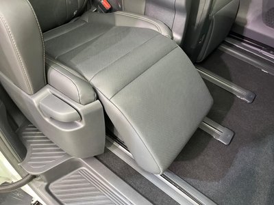 2025 Toyota ALPHARD — миниатюра 44