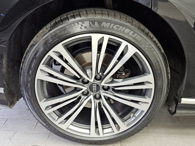 AUDI A8 - 6