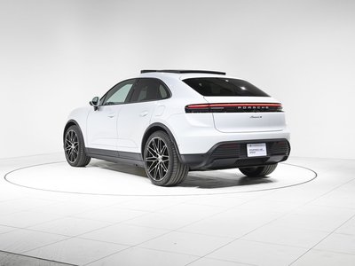 PORSCHE MACAN - 8