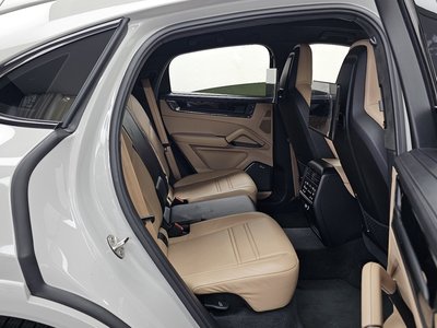 صورة مصغرة 12 لـ 2025 Porsche CAYENNE
