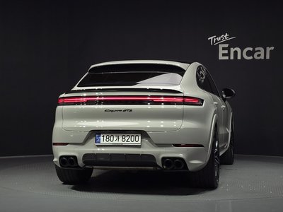 صورة 4 لـ 2025 Porsche CAYENNE