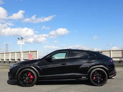 LAMBORGHINI URUS - 7