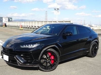 LAMBORGHINI URUS - 4