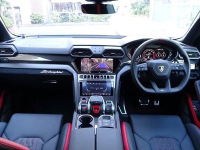 LAMBORGHINI URUS - 3