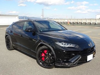 LAMBORGHINI URUS - 6
