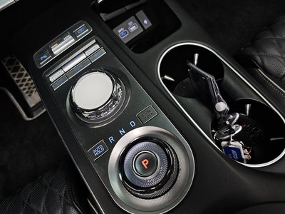 2022 Genesis GV70 — миниатюра 12