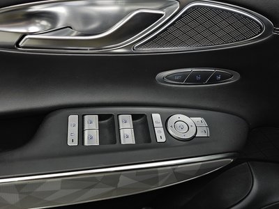 2022 Genesis GV70 — миниатюра 24