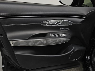 2022 Genesis GV70 — миниатюра 14