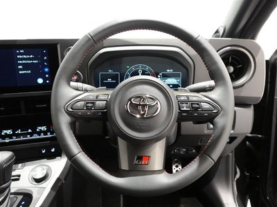 TOYOTA GR YARIS - 10