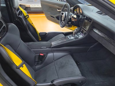 2016 Porsche 911 thumbnail 17