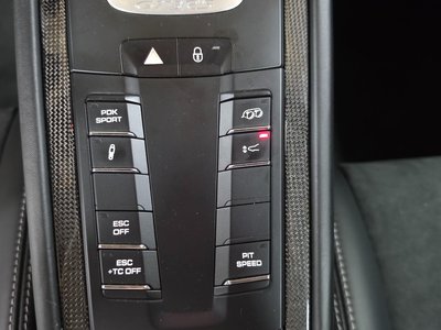2016 Porsche 911 thumbnail 13