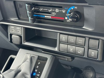 2025 Toyota LAND CRUISER 70 缩略图 66