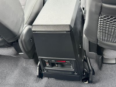 2025 Toyota LAND CRUISER 70 缩略图 73