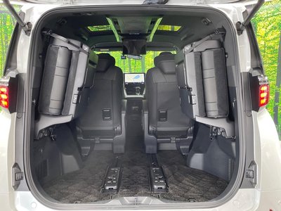 2024 Toyota ALPHARD — миниатюра 12