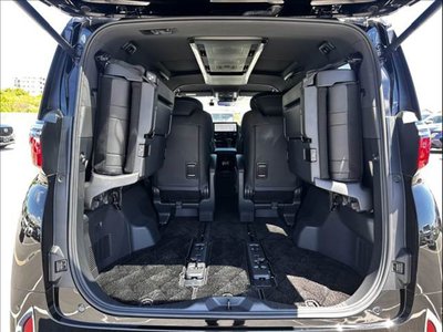 صورة 13 لـ 2023 Toyota ALPHARD
