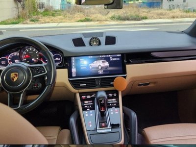 PORSCHE CAYENNE - 4