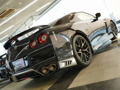 NISSAN GT-R - 6