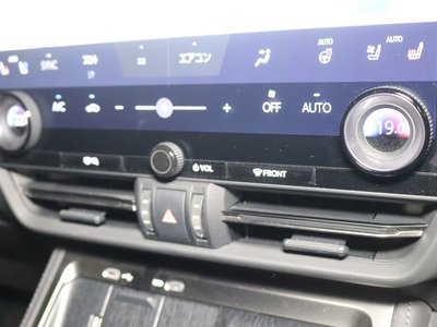 2025 Lexus GX — миниатюра 28