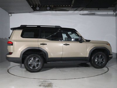 2025 Lexus GX photo 8