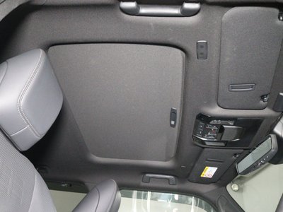 2025 Lexus GX — миниатюра 24