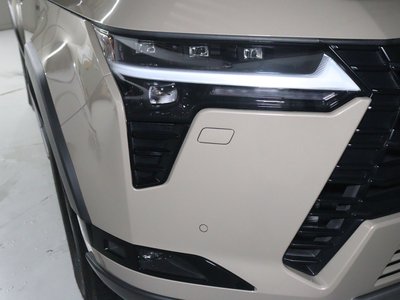 2025 Lexus GX photo 2