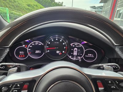 صورة 8 لـ 2022 Porsche CAYENNE