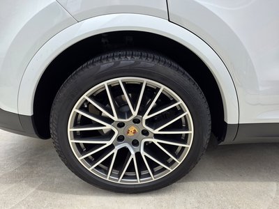 صورة 6 لـ 2022 Porsche CAYENNE