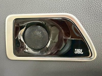 TOYOTA LAND CRUISER 300 - 8