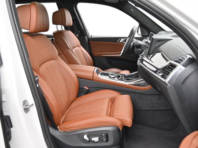 2025 BMW X7 photo 9