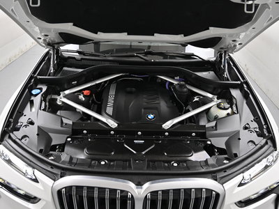 2025 BMW X7 photo 4
