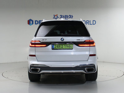 2025 BMW X7 photo 3