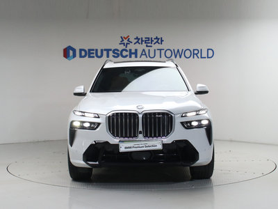 2025 BMW X7 photo 2