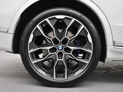 2025 BMW X7 photo 6