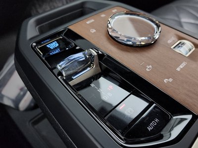 2022 BMW IX — миниатюра 12