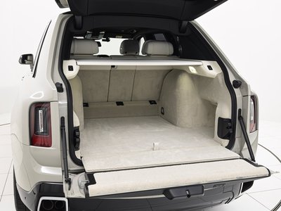 ROLLS-ROYCE CULLINAN - 10