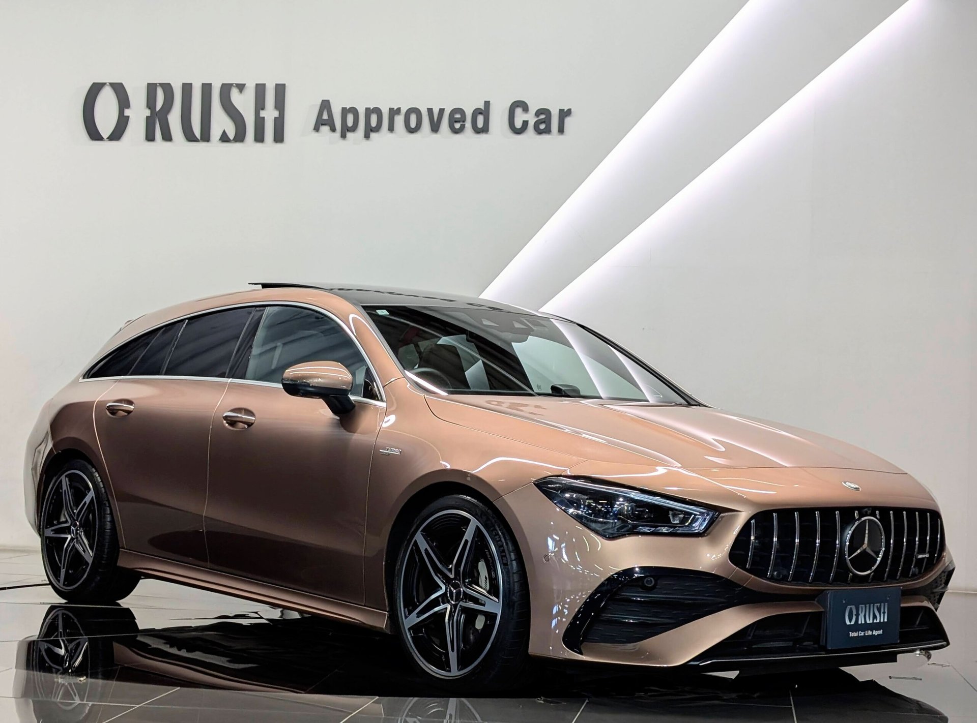 MERCEDES-BENZ CLA SHOOTING BRAKE AMG - View 1