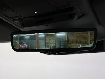 LAND ROVER DEFENDER - 4