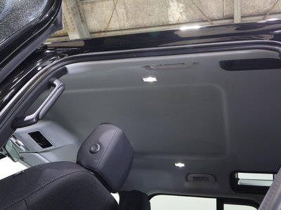 LAND ROVER DEFENDER - 7
